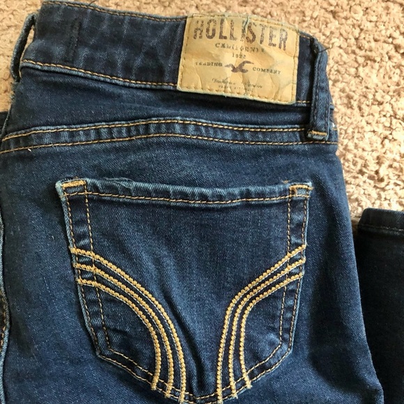 Hollister Skinny Jeans - Picture 3 of 5